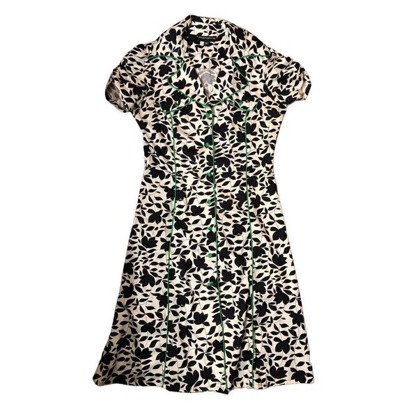 Marianne black and white floral button front with green satin buttoned and trim - Picture 6 of 16